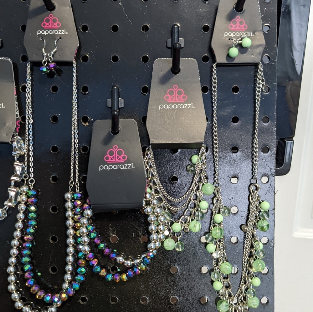 Jewelry - Picture 2 of 4